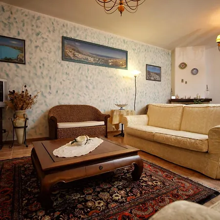 Szálloda History Valderice