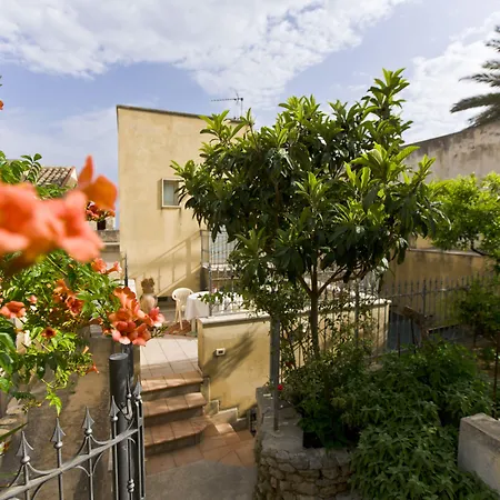 Szálloda History 3*