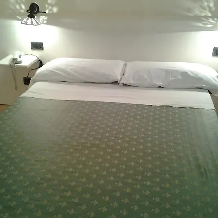 History Szálloda 3*