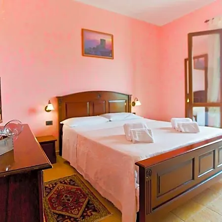 Hotel History 3*