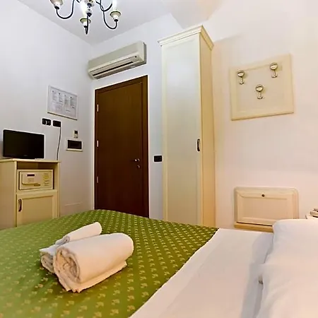 History Hotel 3*