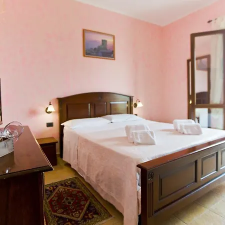 History 3* Valderice