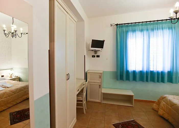 History 3* Valderice