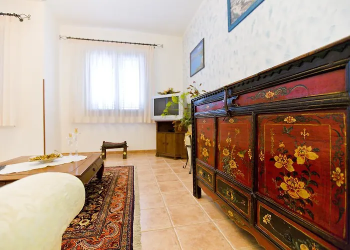 History 3* Valderice