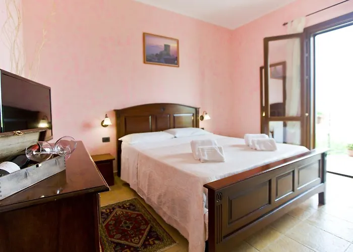 History 3* Valderice